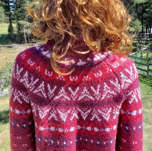AMERICAN Eagle Fair Isle Pullover Sweater Small Mock Neck Red Nordic - Picture 9 of 11